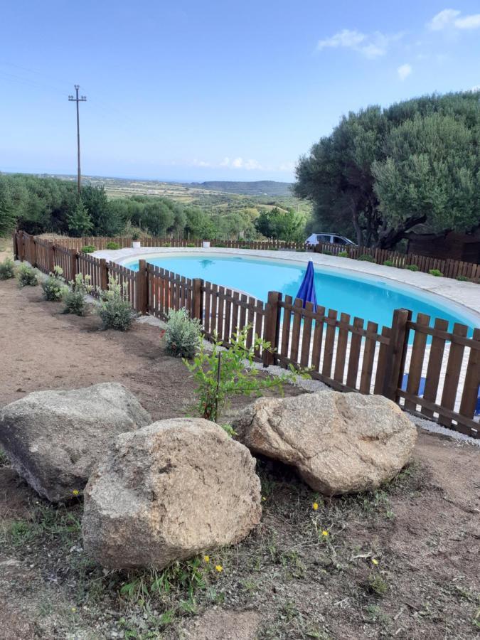 Agriturismo Gli Olivastri, Appartamento La Rosa Dei Venti Con Piscina E Solarium , Vista Mare ,Climatizzatore ,Wifi Aglientu Εξωτερικό φωτογραφία